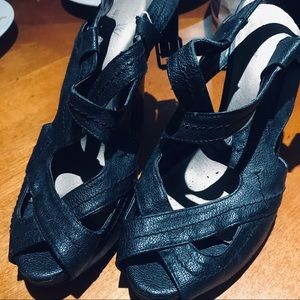Black heels siz 7.5